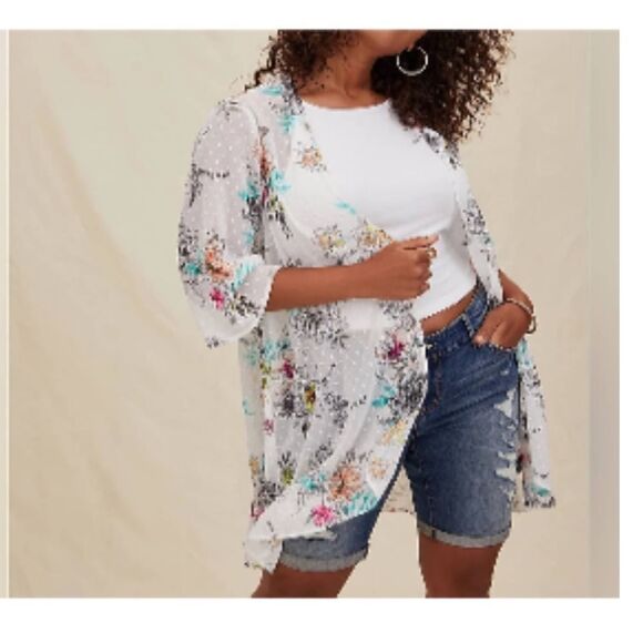 Torrid Flowery Swiss Dot Kimono 🌻 - Picture 1 of 10